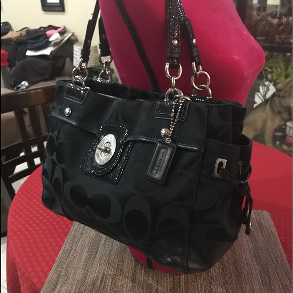 Coach Purse...SOLD  SOME WHERE ELSE - Picture 2 of 8